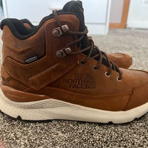 North Face Men’s Boots. Size 9